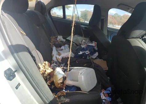 2012 Volvo S60 T5 z USA, uszkodzony, nr VIN YV1622FS0C2052031